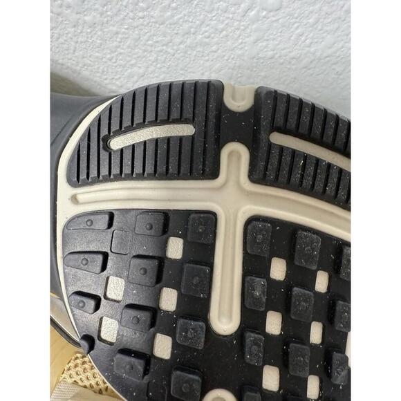 Size Woman 12 , Men 10.5 - Nike V2K Run Sesame W - Picture 9 of 9